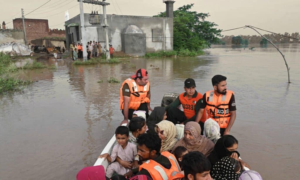 Punjab & Sindh Brace for Deadly Floods — UniNetra Launches Emergency Relief