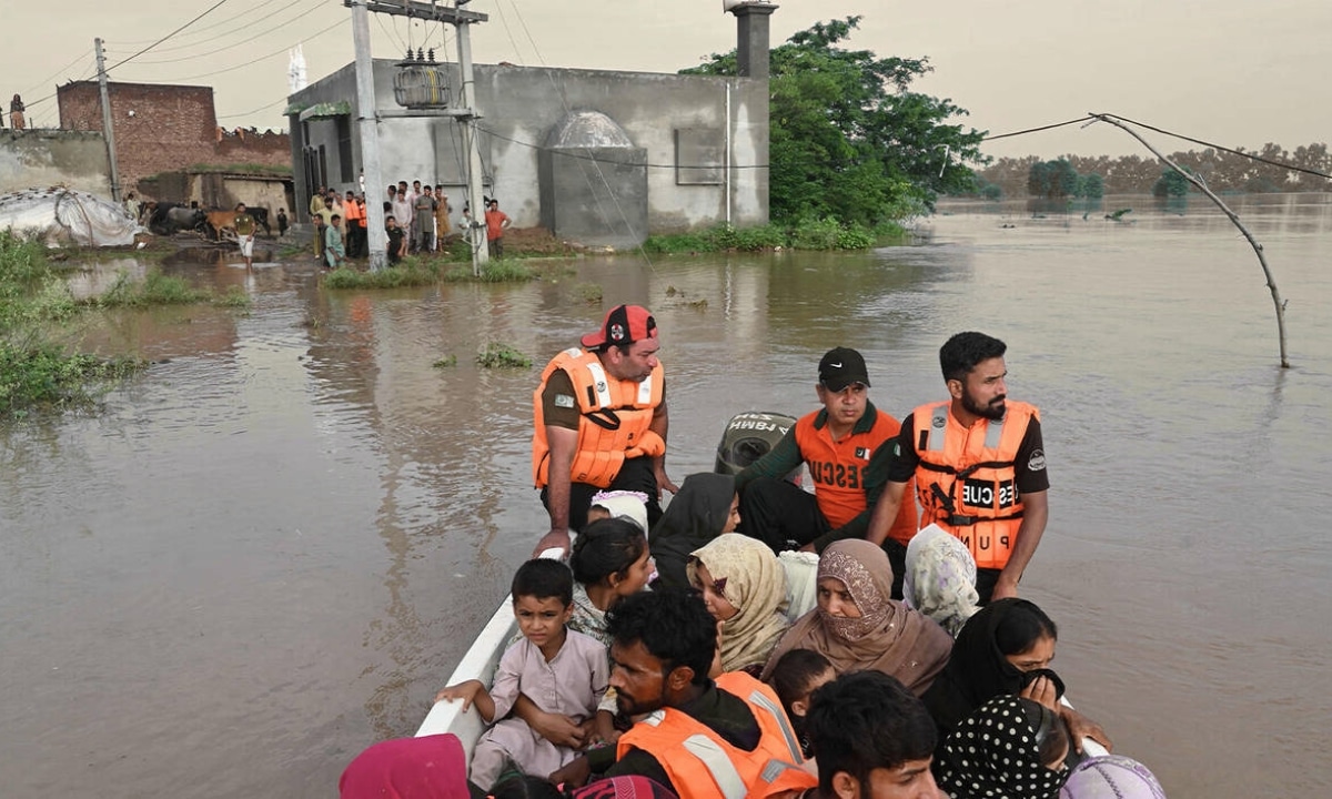 Punjab & Sindh Brace for Deadly Floods — UniNetra Launches Emergency Relief